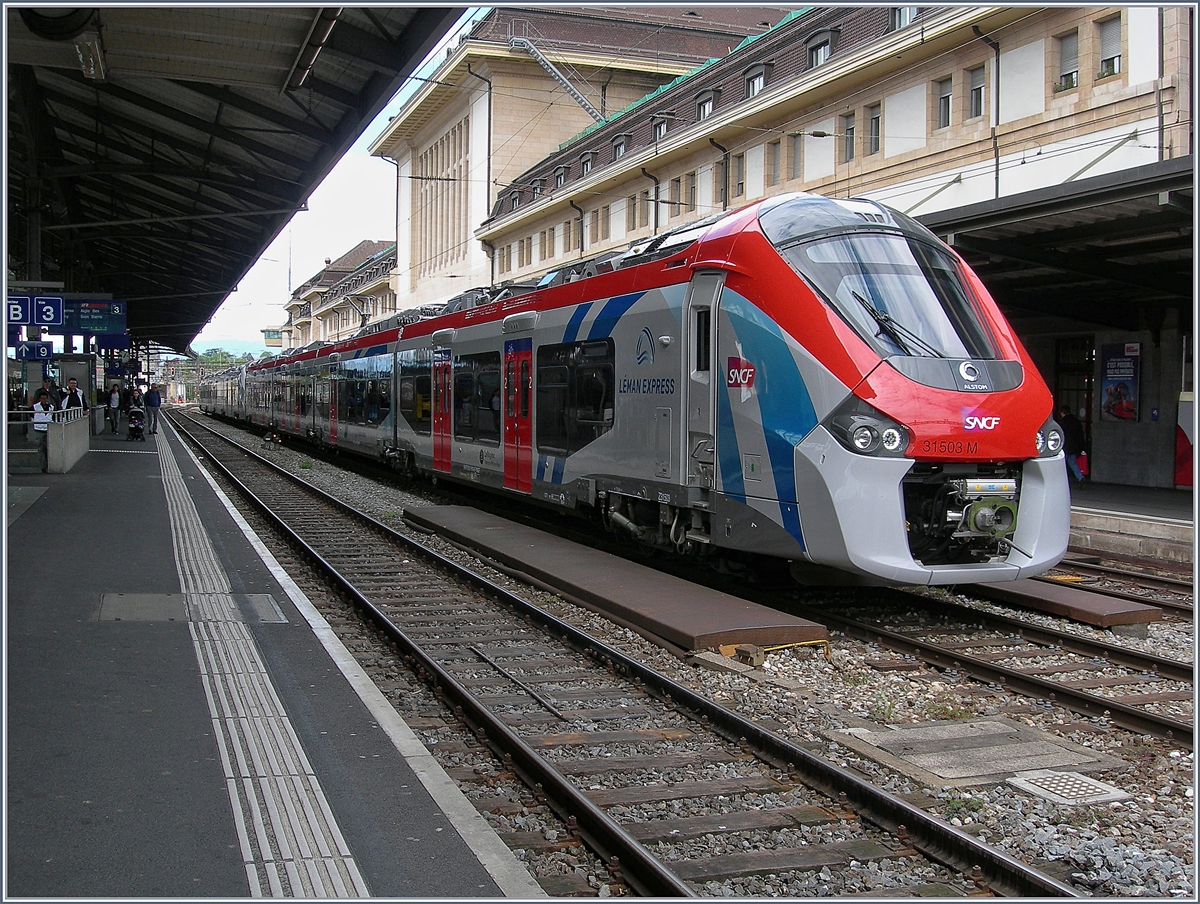 The SNCF Z 31503 M (UIC 94 87 0031 503-9F-SNCF) Coradia Polyvalent régional tricourant by test runs in Lausanne.

 29.04.2019