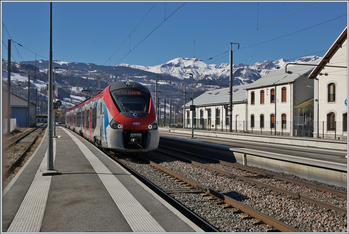 The SNCF Z 31508 from Coppet to St-Gervais-Les-Bains-Le-Fayet (SL3/Léman Express) is arriving at his terminal Station.

14.02.2023