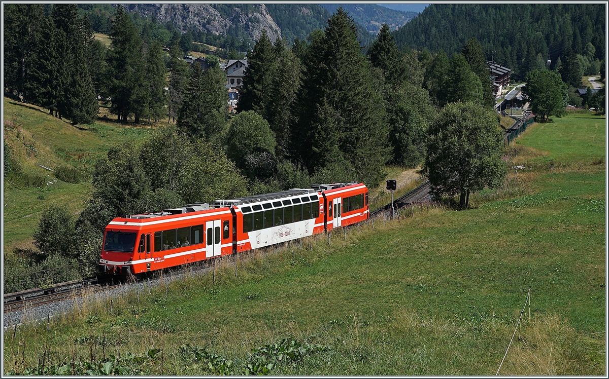 The SNCF Z 850 051 on the way to Les Houches by Vallorcine. 

01.08.2022