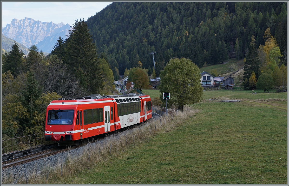 The SNCF Z 850 055 (94 87 0001 859-1 F-SNCF) on the way to Vallorcine between Le Bluet and Vallorcine. 

21.10.2021