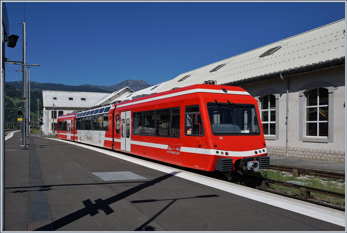 The SNCF Z850 (94 87 0001 854-2 F-SNCF) in St Gervais les Bains le Fayet Station. 

07.07.2020