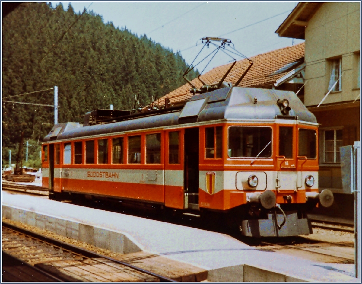 The SOB ABe 4/4 N° 41 in Bibberbrugg.
Analog 110-film picture.
19.07.1983
