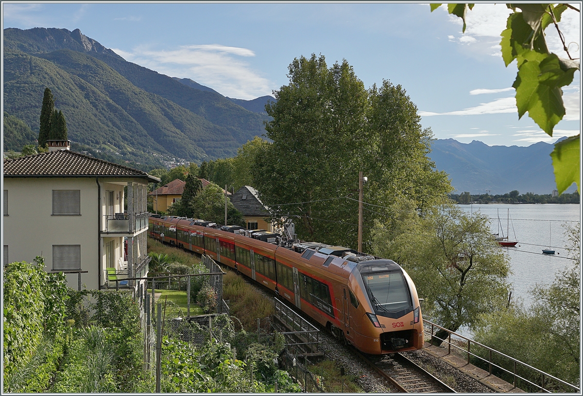 The SOB RABe 526 210 is by Locarno on the way to Basel SBB. 

20.09.2021