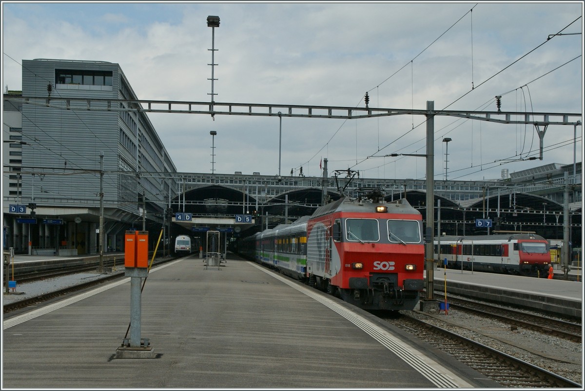 The SOB Re 446 wiht the  Voralpenexpress  in Luzern.
01.06.2012