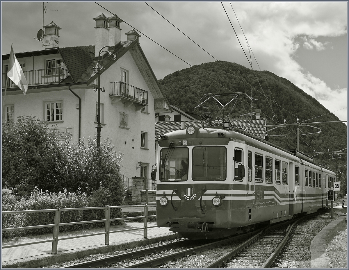 The SSIF Ferrovia Vigezzina ABe 8/8 22  Ticino  in Malesco.
05.09.2016