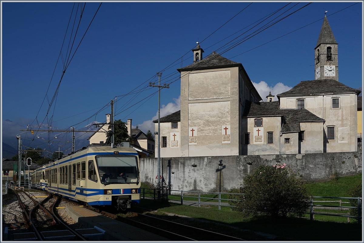 The SSIF Ferrovia Vigezzina local train 745 in Trontano.
07.10.2016