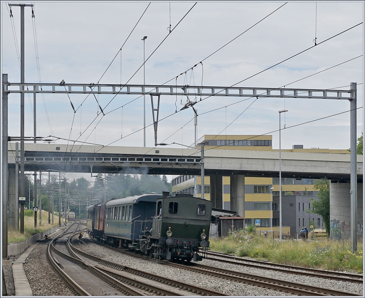 The ST E 3/3 N° 5  Tigerli  (UIC 90 85 0008 479-7-1) is arriving at Sursee.
24.06.2018