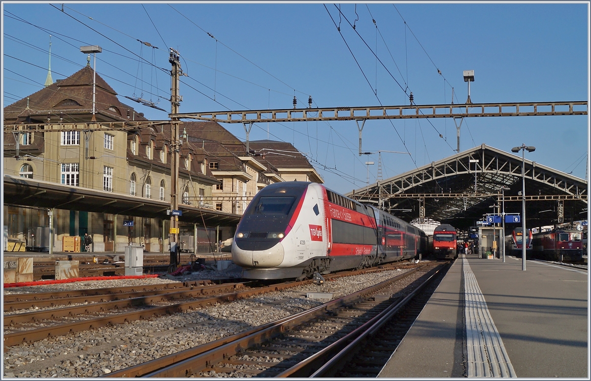 The TGV 4420 in the new Lyria Look in Lausanne. 
28.02.2019