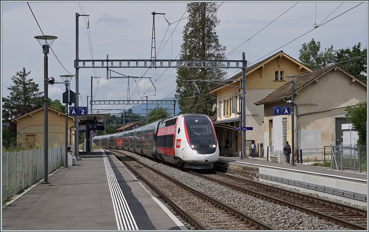 The TGV 9763 from Paris Gare de Lyon to Genève in Satigny. 

28.06.2021