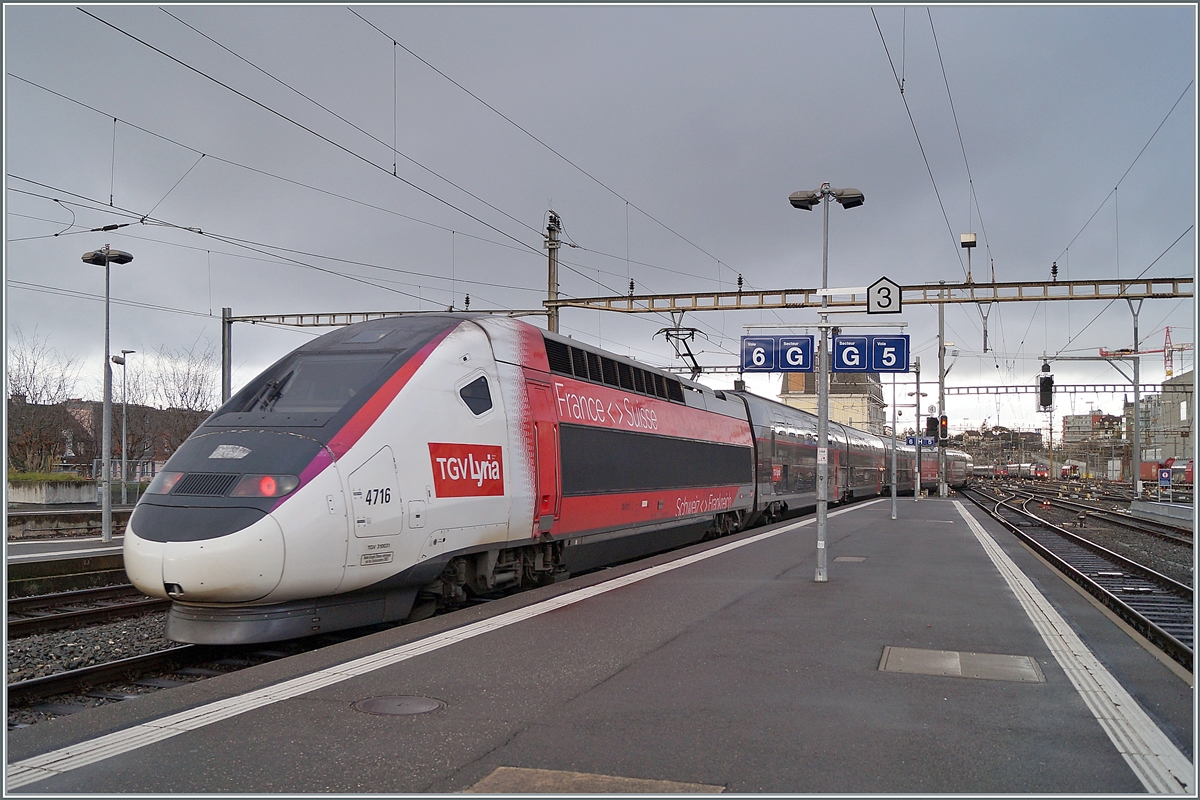 The TGV Lyria 4716 is leaving Lausanne on the way to Paris Gare de Lyon