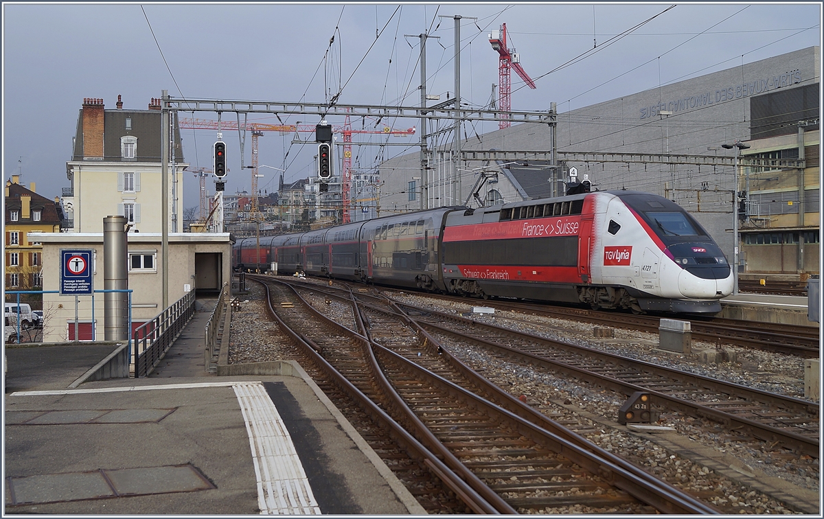 The TGV Lyria 4721 on the way to Paris in Lausanne. 

25.01.2020