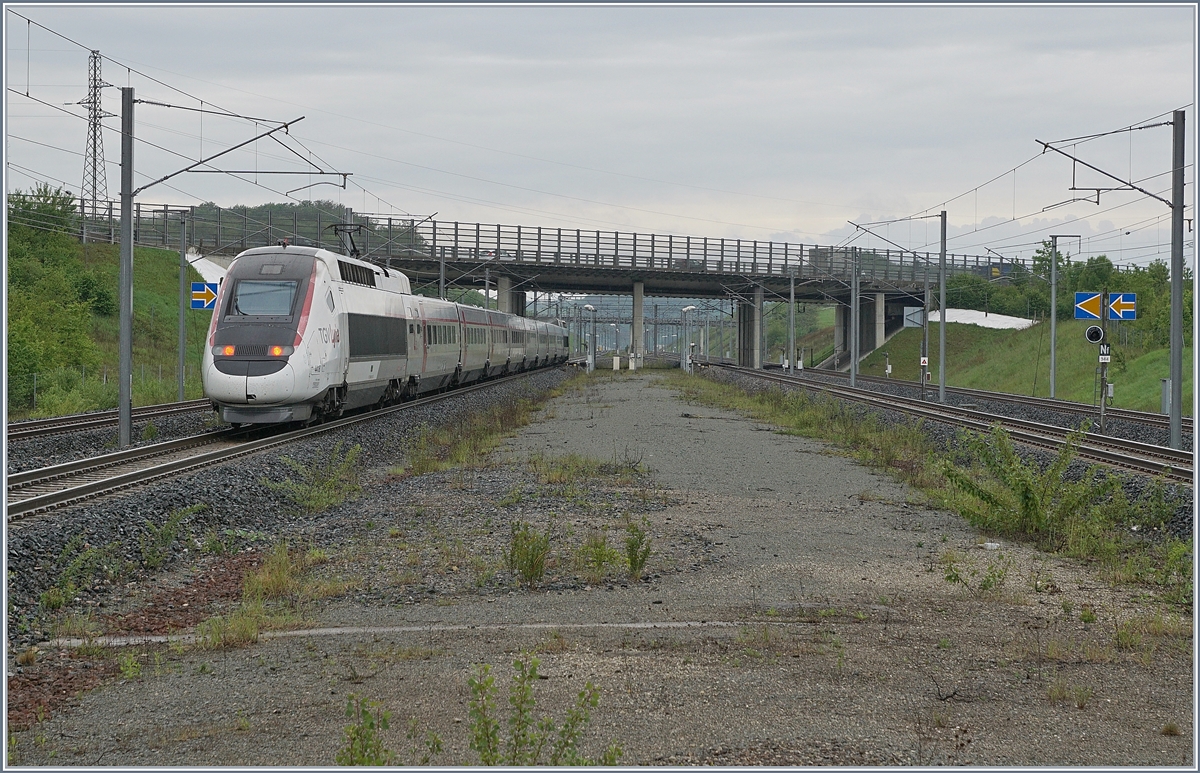 The TGV Lyria 9206 to Paris is leaving the TGV Station Belfort Montbéliard. 

28.05.2019