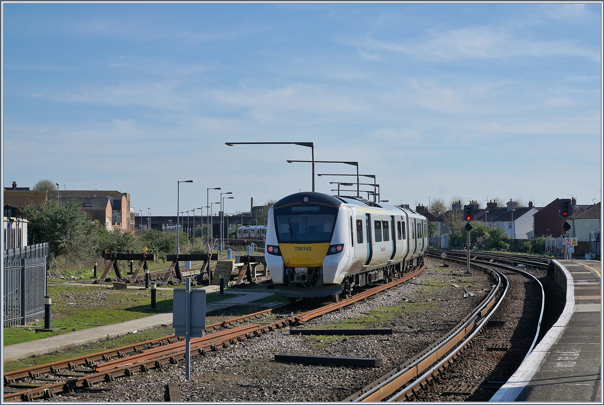 The Thames Link 700 142 in Eastbourne.
01.05.2018