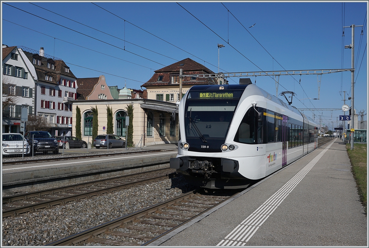 The THURBO GTW RABe 526 729-9  Kanton Aargau  in Rheineck. 

23.03.2021