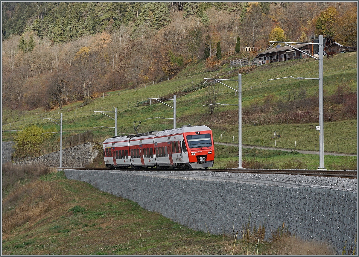 The TMR Region Alps RABe 525 040  NINA  on the way from Martiny to Le Châble will be shortly arriving at his destination. 

06.11.2020