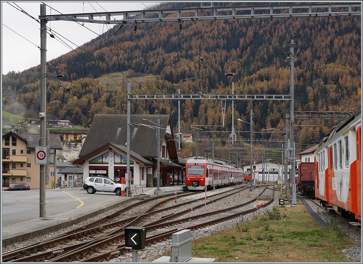 The TMR Region Alps RABe 525 041  NINA  and an other one in the Orsières Station. 

05.11.2020