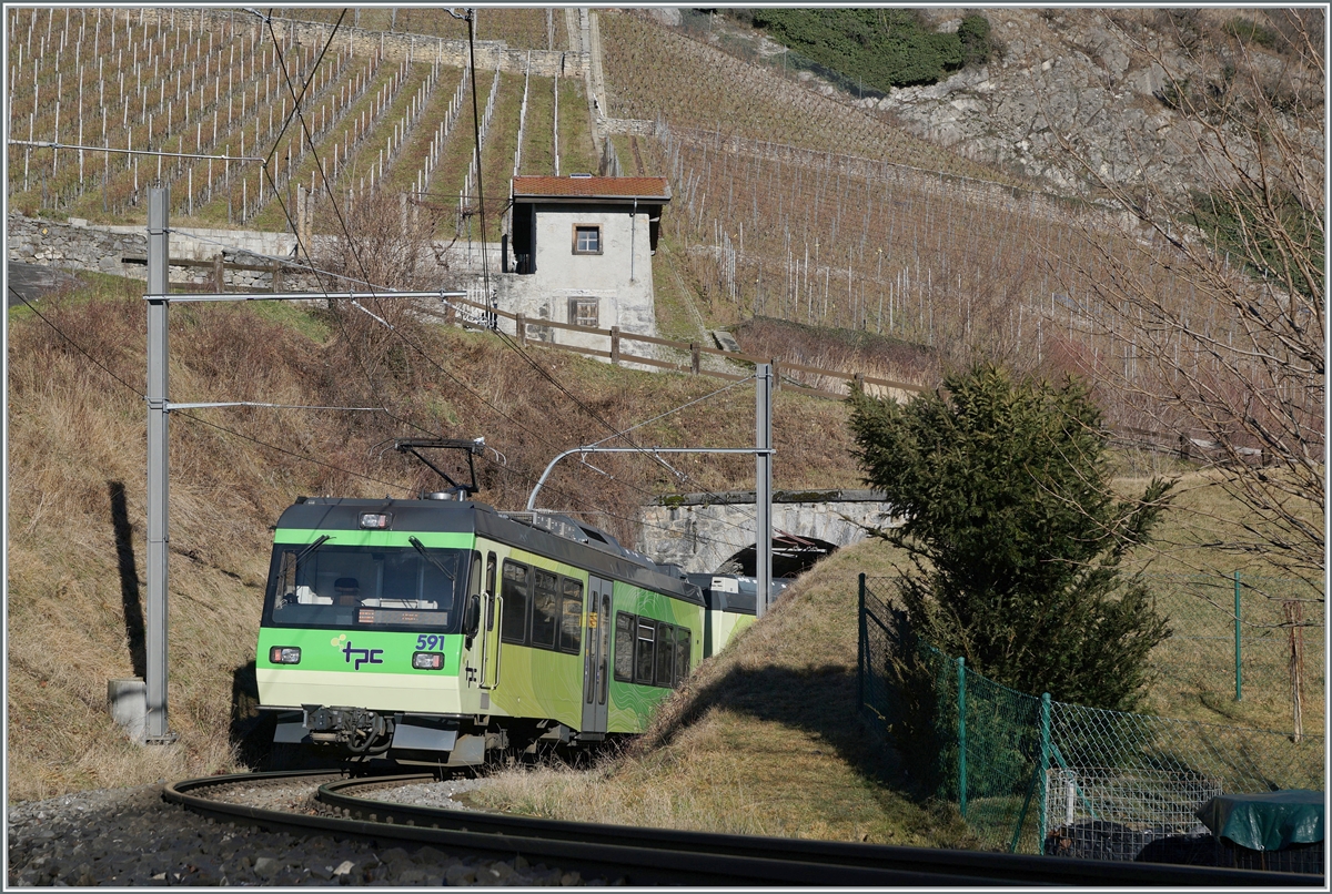 The TPC AOMC ASD Beh 4/8 591 on the way to Aigle by Verchiez. 

27.01.2024