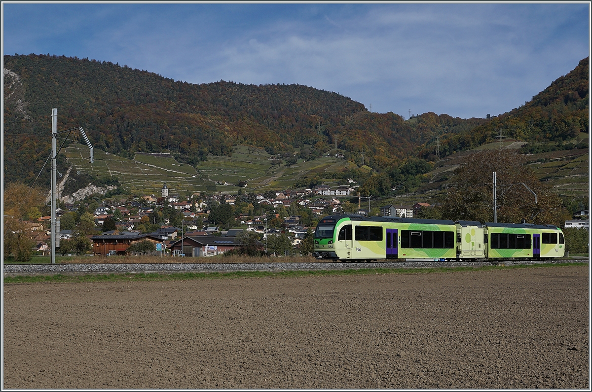 The TPC (AOMC/ASD) Beh 2/6 545 by Villy, in the background the village of Ollon. 

20.10.2020