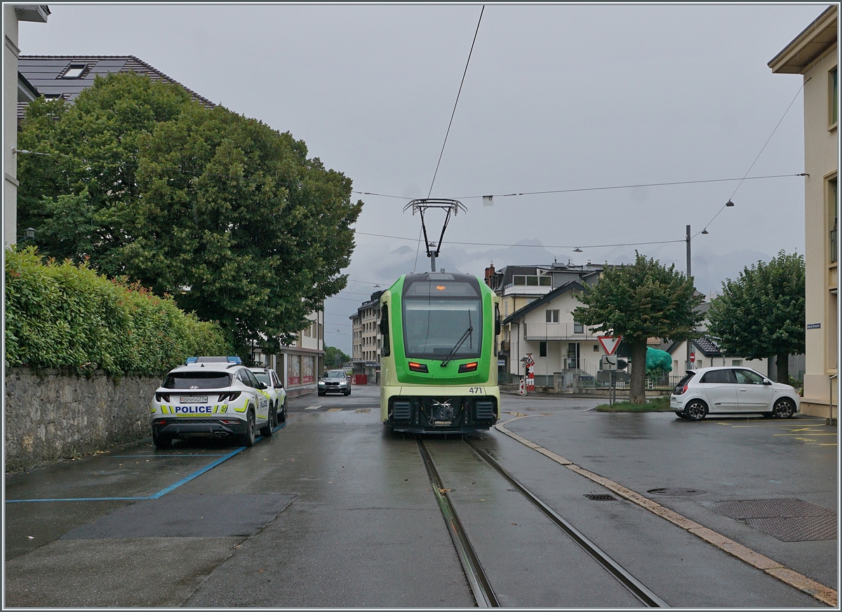 The TPC ASD ABe 4/4 471 are now in scheduled use at the ASD: in the streets of Aigle, the ASD ABe 4/8 471 runs as R71 431 from Les Diablerets towards Aigle train station. 
July 21, 2024