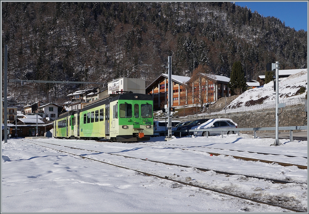 The TPC BDe 4/4 401 and 402 on the way form Aigle to Les Diablerets at the Le Sépey Station. 

11.01.2021