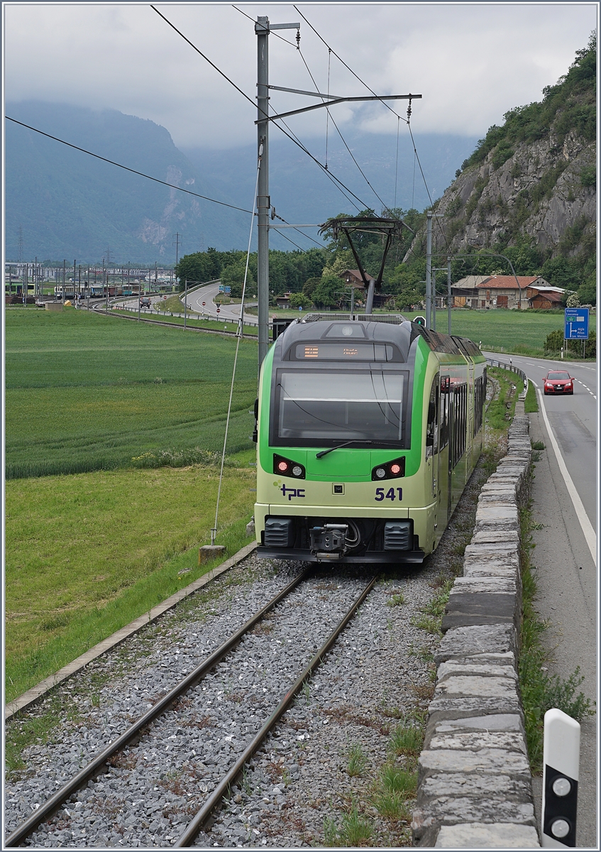 The TPC Beh 2/6 541 on the way to Aigle between Ollon and Aigle.

14.05.2020
