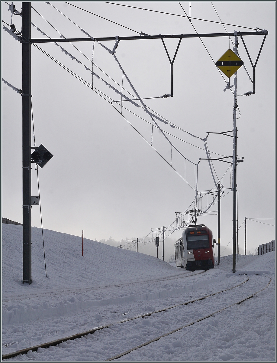 The TPF Be 2/4 -B - ABe 2/4 N° 103 is arriving at La Verrerie. 

22.12.2021