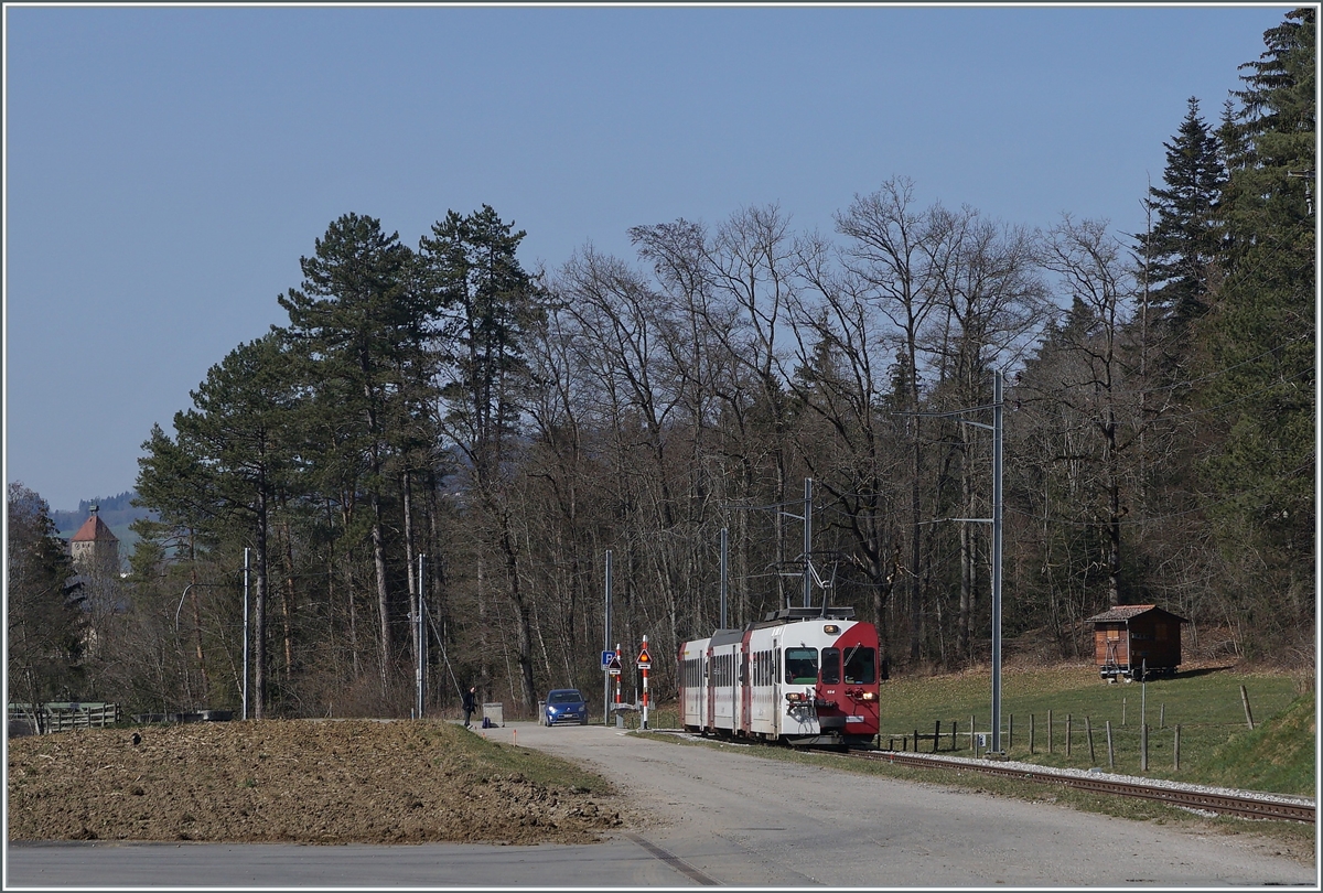 The TPF Be 4/4 124, Bt 223 and ABt 124 are the local TPF service from Bulle to the Broc Farbrique near La Tour de Trême. Since the 5.4.2021 this line is closed and will be make a transformation on normal gauge.

02.03.2021