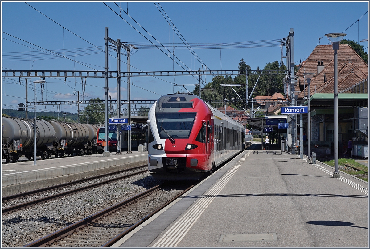 The TPF Flirt N° 197 in Romont. This train is the Bern - Bulle Service wiht the Number 3822.
11.07.2018