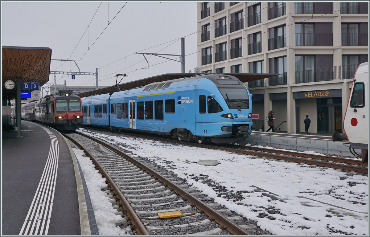 The TPF Flirt RABe 527 192  Grisoni  in Bulle.

15.12.2022