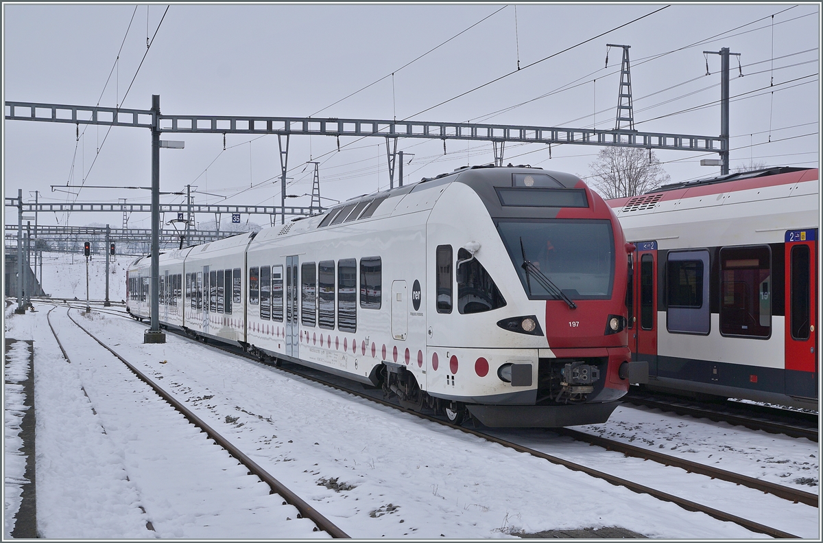 The TPF RABe 527 197 makes a break in Romont.

22.12.2021