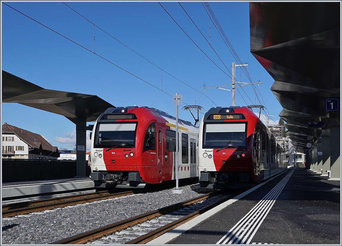 The TPF SURF ABe 2/4 B Be 2/4 101 and 104 in Châtel St-Denis.

05.02.2020 