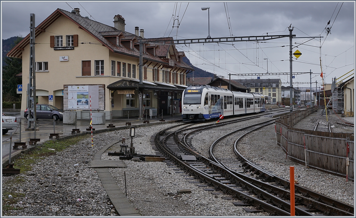 The TPF SURF Be 2/4 - B - ABe 2/4 106 in the Châtel St Denis Station. 

10.03.2019