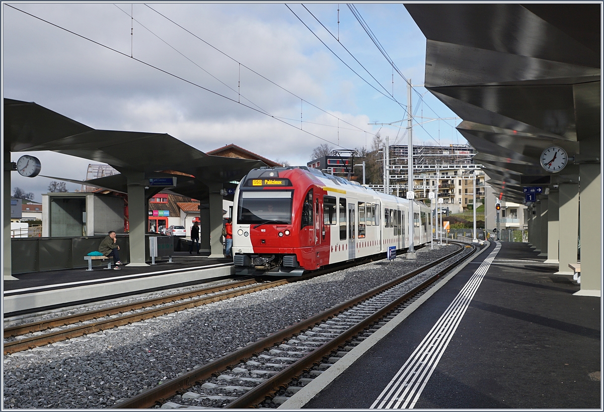 The TPF SURF Be 2/4|B|ABe 4/4 102 in the new Châtel St-Denis Station. 

28.12.2019