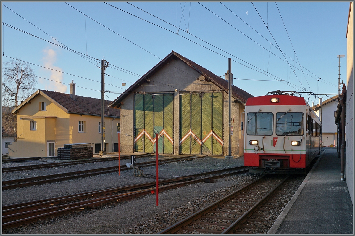 The transN (ex cmn) BDe 4/4 N° 8 waits in Les Ponts-de-Martel as R 22 309 for the return journey to La Chaux-de-Fonds.

February 3, 2024