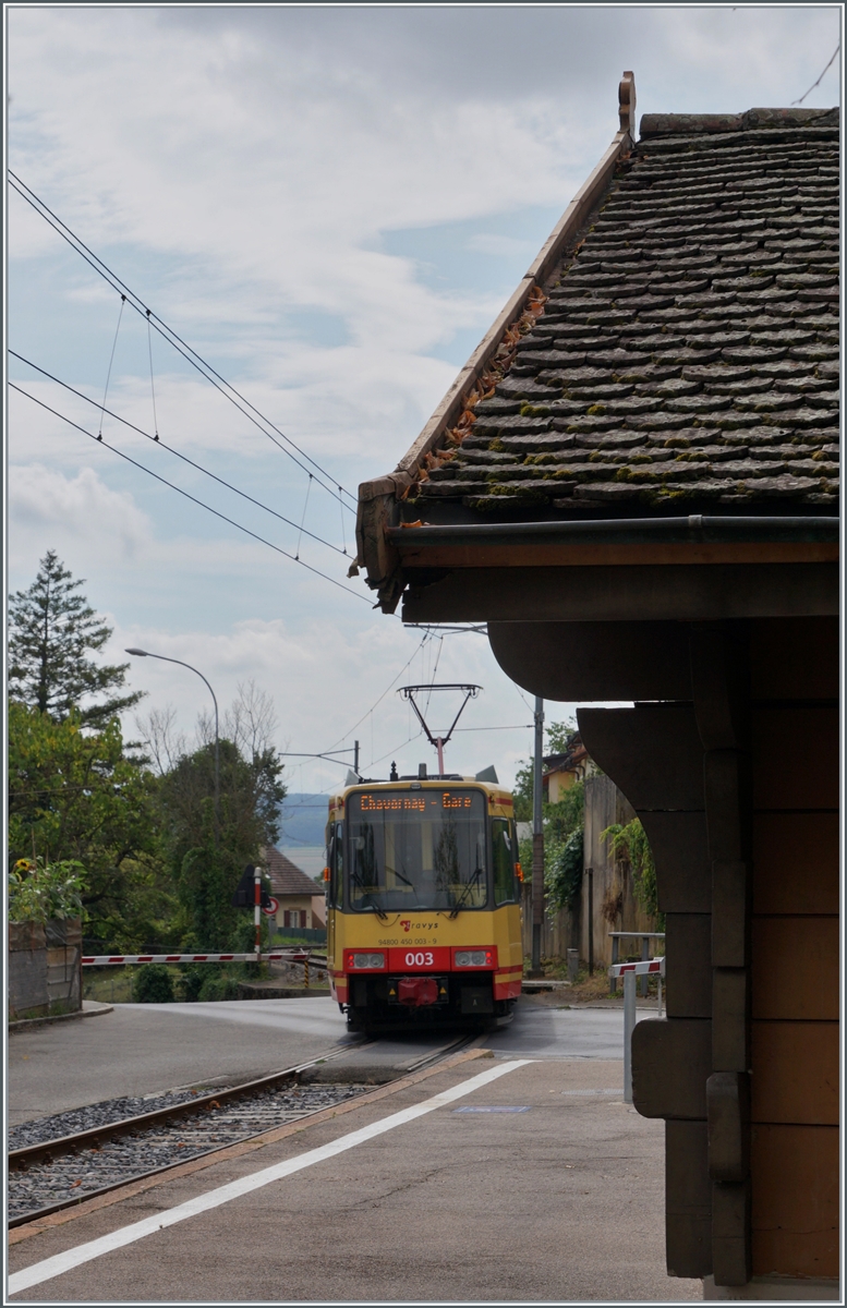 The Travay Be 4/8 N° 3 is leaving the St Eloi Station on the way to Chavonray. 

15.08.2022