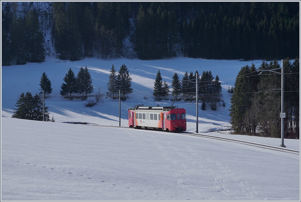 The Travys Be4/4 N° 1 on the way to Yverdon by Ste Croix.
14.02.2016