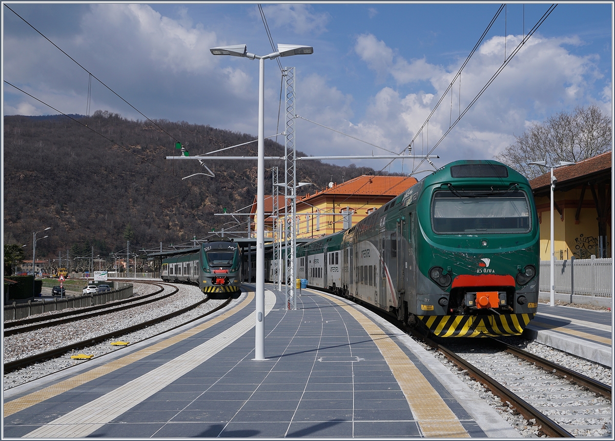 The Trenord Ale 711 161 (UIC 94 83 4711 161-9 I-TN) on the plattfrom 1 and the Trenord ETR 245 165 (UIC 94 83 4425 165-7 I-TN) on the plattform 2 in Porto Ceresio.
21.03.2018