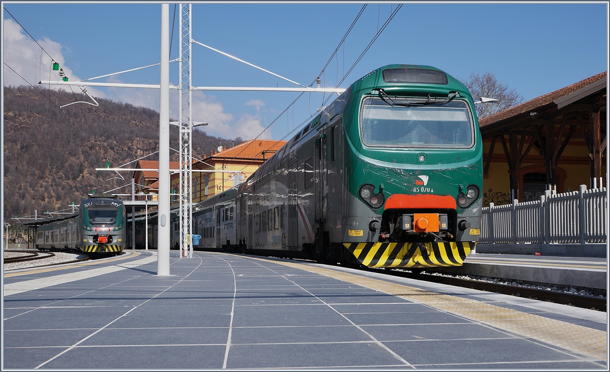 The Trenord Ale 711 161 (UIC 94 83 4711 161-9 I-TN) and in the background the Trenord ETR 425 165 (UIC 94 83 4425 165-7 I-TN) in Porto Ceresio.
21.03.2018