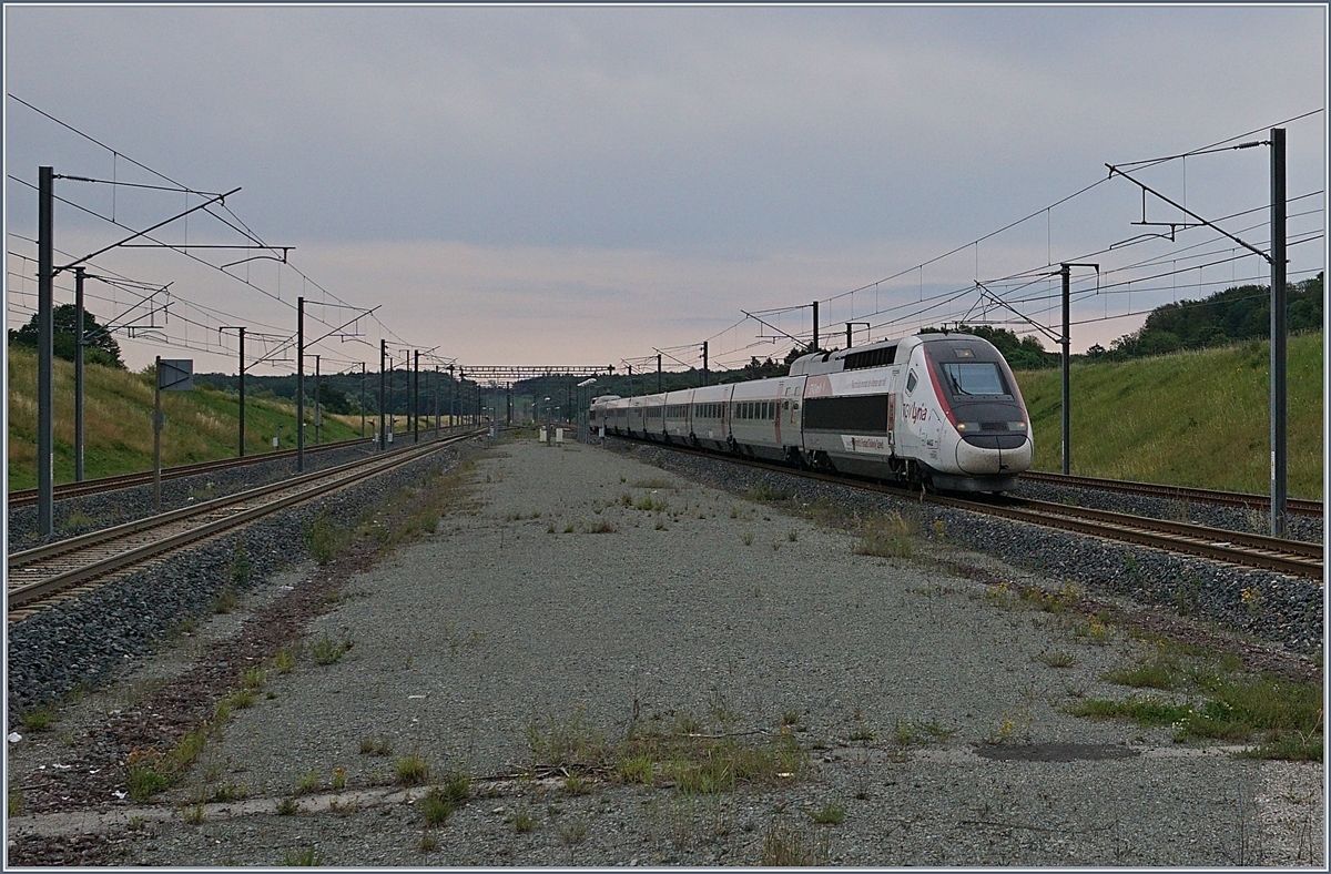 The world fastes train, the TGV 4402 (speed world record: 357.16 mph / 574.8 km/h) from Zürich to Paris is arriving at Belfort Montbéliard TGV. 

06.07.2019