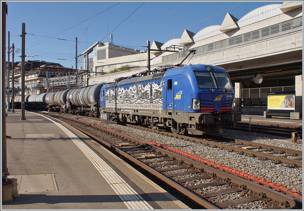 The WRS Re 475 902 (91 85 4475 902-3 CH-WRSCH) with his Cargo Train on the way to St Triphon in Lausanne.

07.03.2024