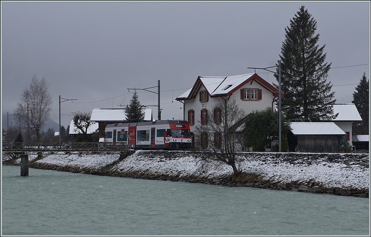 The zb Be 125 013 (90 85 847 0013-6) by the Aareschlucht West Station. 

15.03.2021   