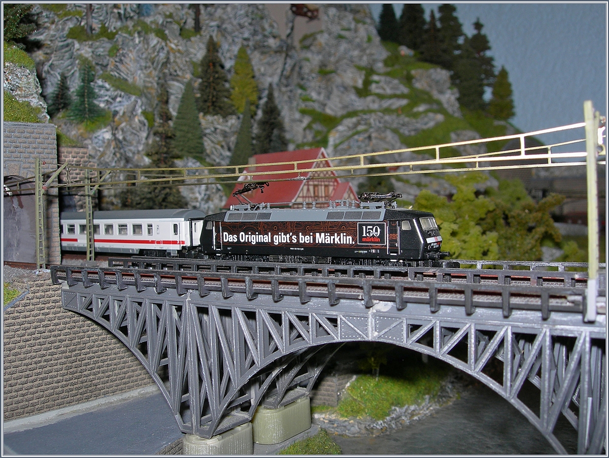 This Sunday is the Day of Model Railraoad: The Märklin Mini Club DB 120 159-9.
25.11.2018