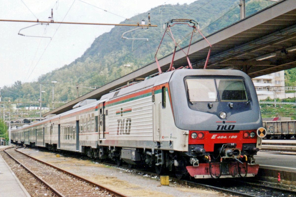 TiLo E 464 189 stands at Chiasso on 22 May 2008.