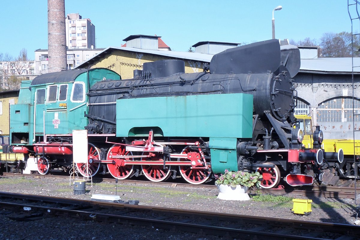 TKt 48-29 was plinthed at Sczcecin Glowny and is seen on 29 April 2016. Sadly, the old loco shed and her plinted steamer have completely gone now.