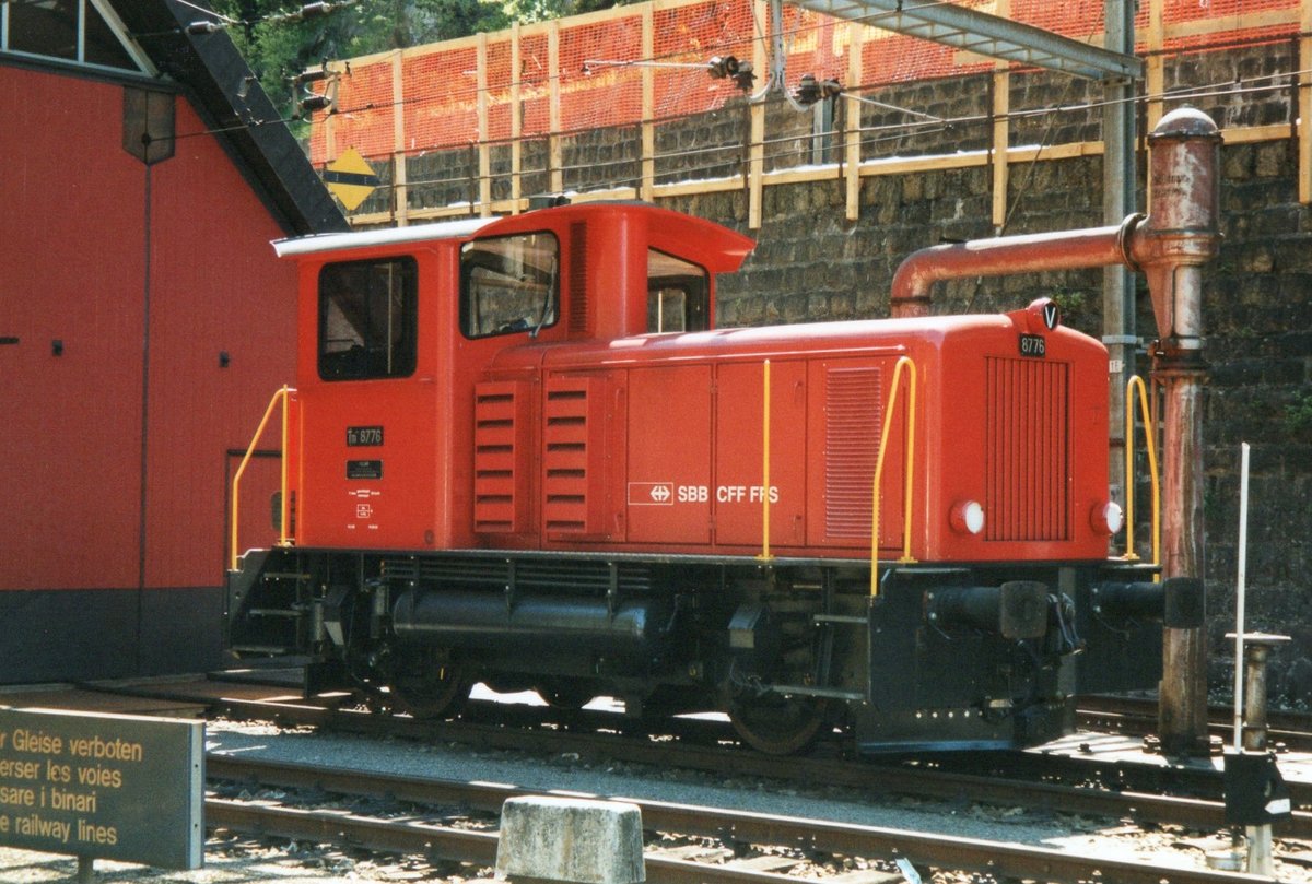 Tm 8776 stands in Visp on 22 May 2008.
