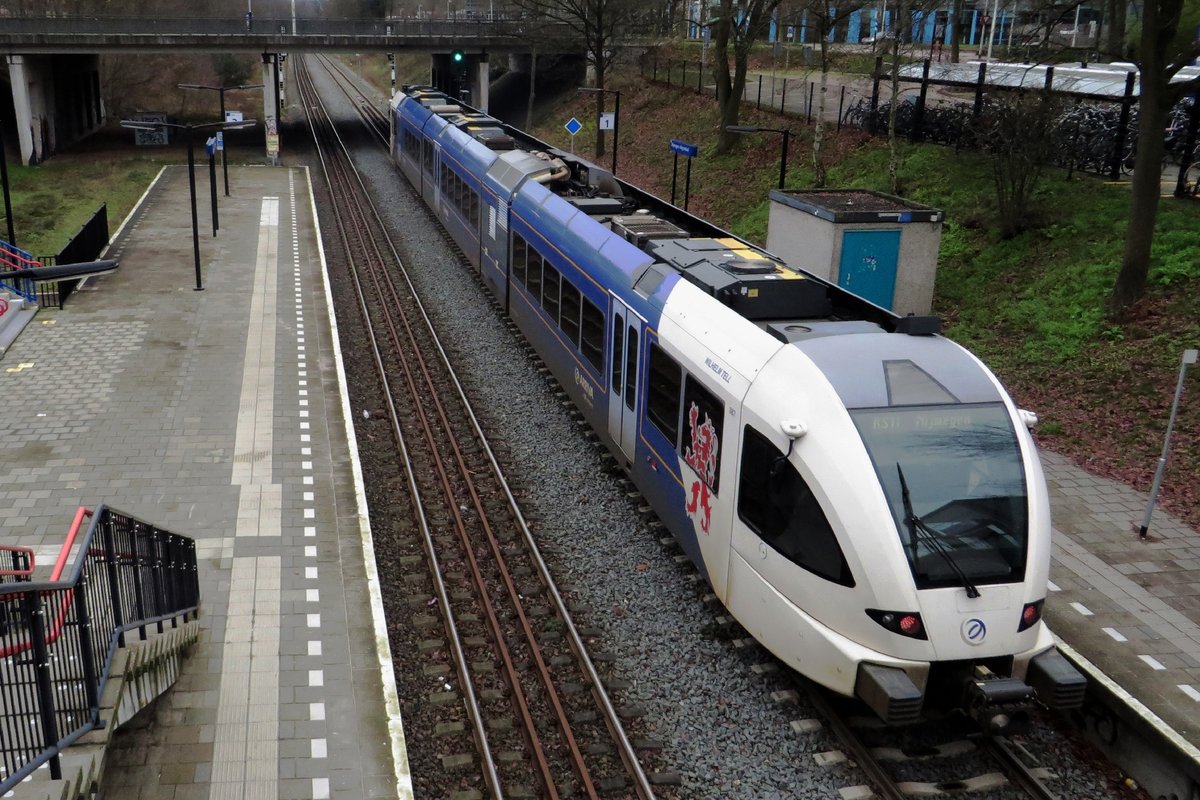 Top shot on Arriva 387 at Nijmegen-Heyendael on 26 December 2020. 