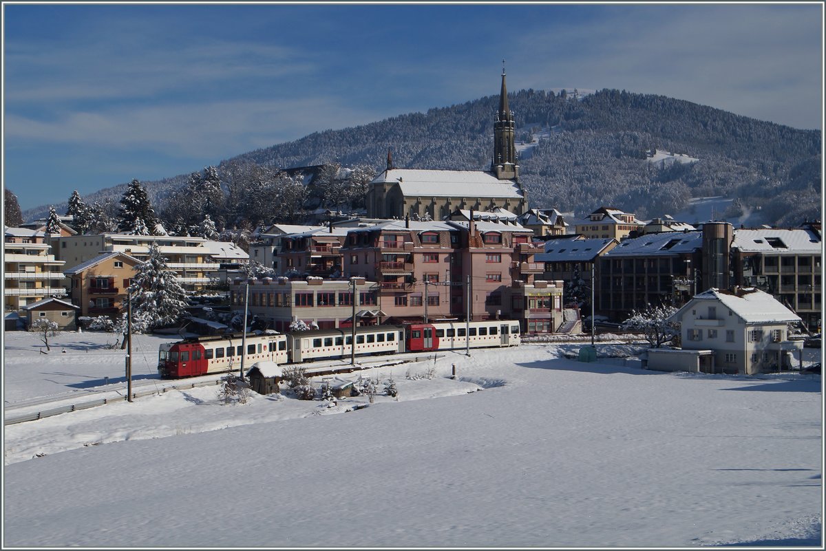 TPF local train on the way to Palézieux by Châtel St Denis. 

21.01.2015