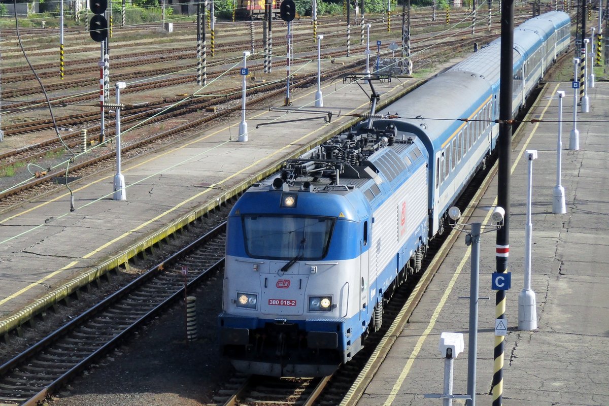 Tpo view on 380 018 entering Sturovo on 12 September 2018.