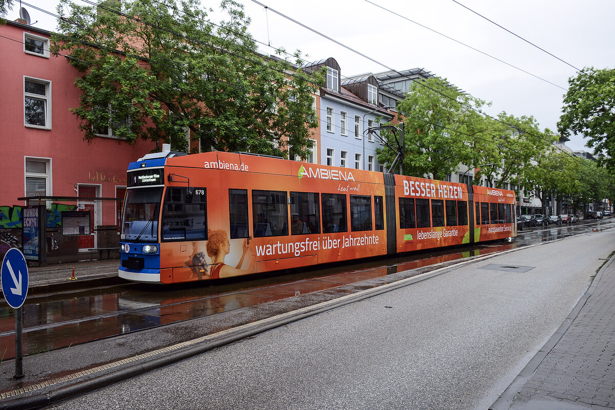 Tram 678 (line1) belonging to RSAG (Rostocker Straßenbahn AG) at the stop Kabutzenhof in Doberaner Straße in Rostock. 
Date: 8th June 2025.