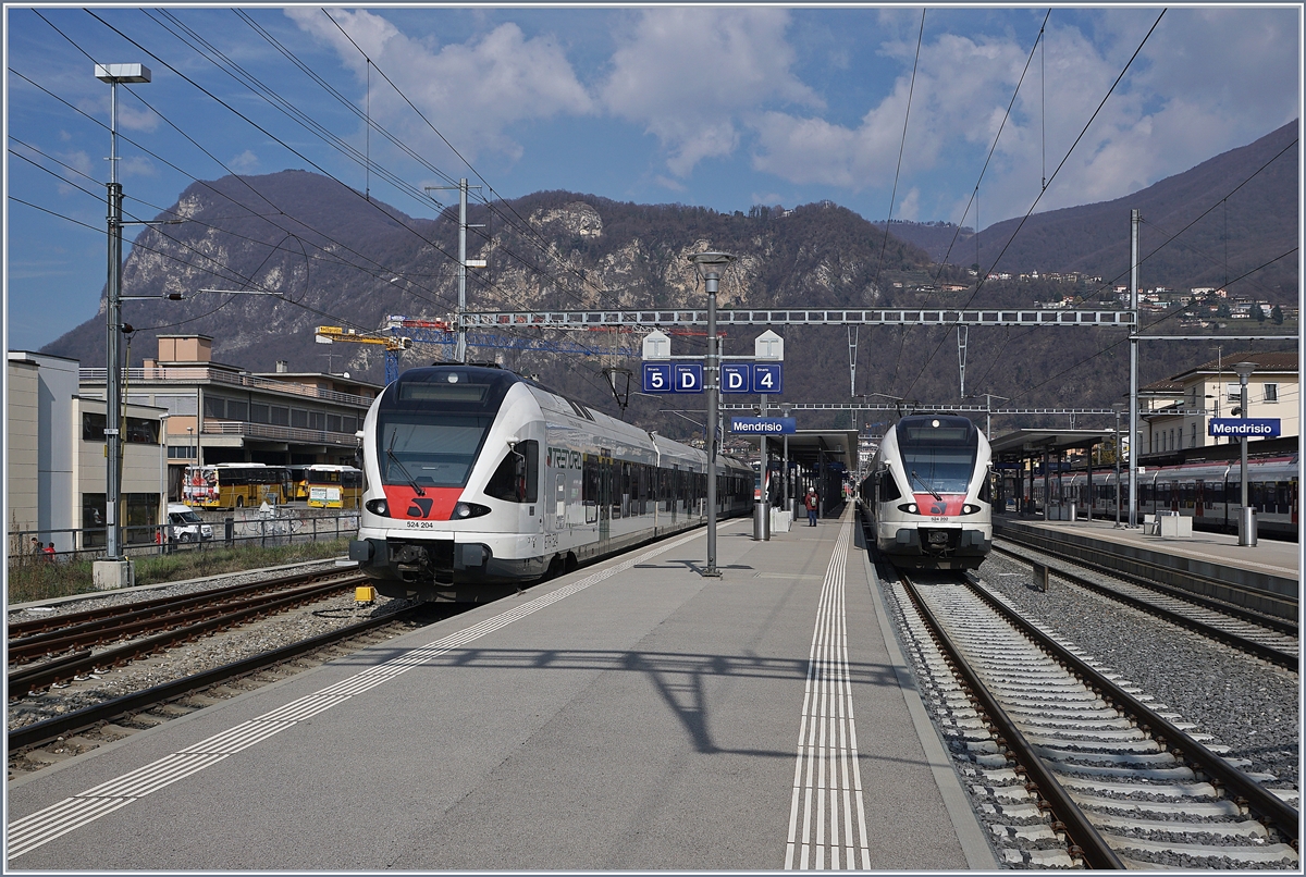 Trenonord ETR 524 in Mendrison on the way to Varese and Como. 

 21.03.2018
